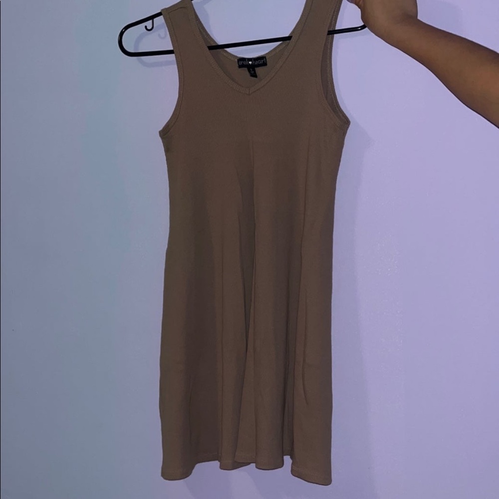 Derek Heart Nude Tan Ribbed Sleeveless V Neck Shirt Dress Size Small